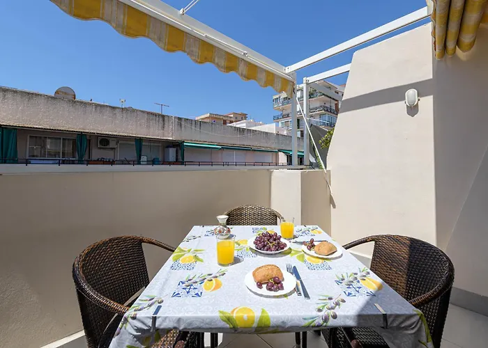 Apartment Wintowinrentals Just 3 Minutes From The In Fuengirola